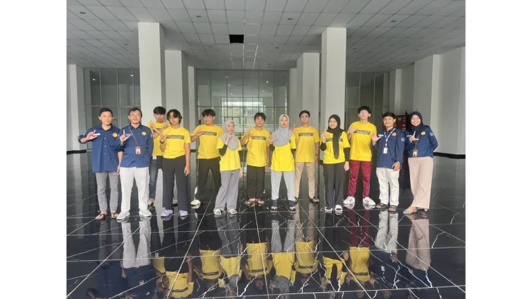 kegiatan foto bersama supercamp simak ui 2025