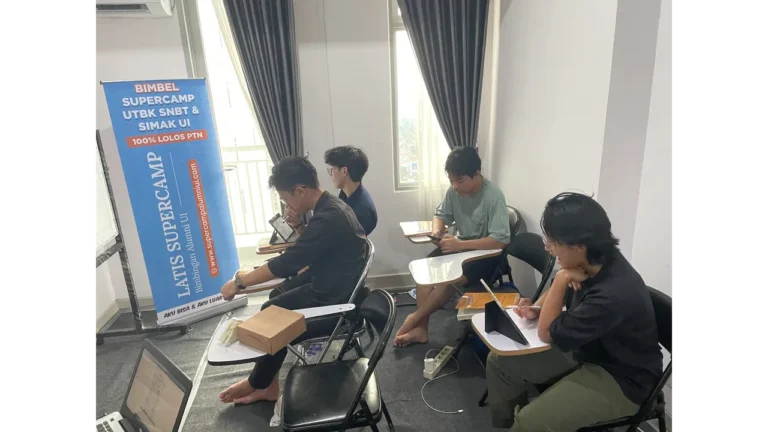 kegiatan belajar supercamp simak ui 2025