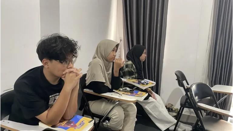 kegiatan belajar supercamp simak ui 2025