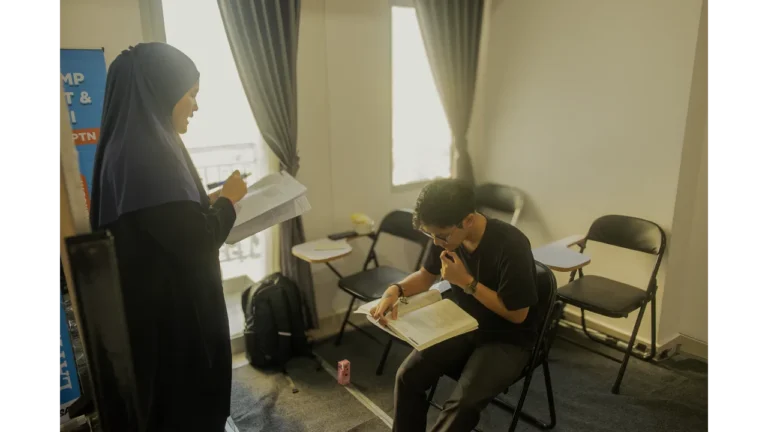 kegiatan belajar supercamp simak ui 2025